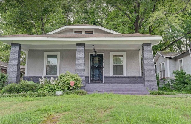 Charming Midtown Charmer with WiFi and AC in Memphis