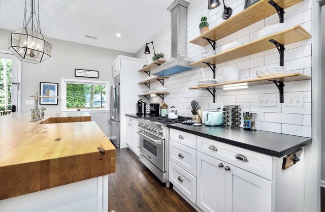 Charming Midtown Home Minutes from Overton Square!