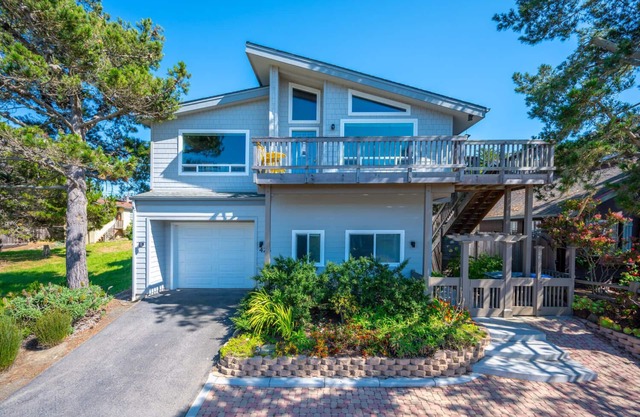 Charming Monthly Rental in Park Hill With Beautiful Views!