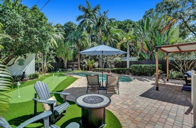 Charming & Newly Renovated 2-bedroom pool Cottage - near beaches & Las Olas FTL