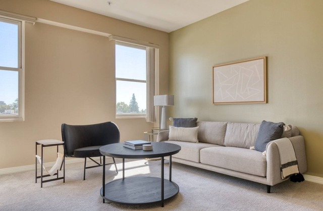Charming Pasadena 1BR w/Gym & Pool, nr Colorado Ave, by Blueground