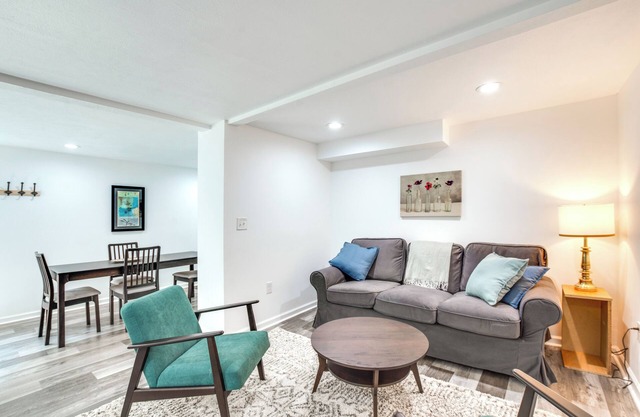Charming Pittsburgh Home - Walk to Riverfront!