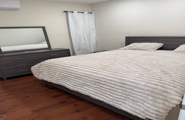 Charming place with Wi-Fi, AC in Country Club Bronx