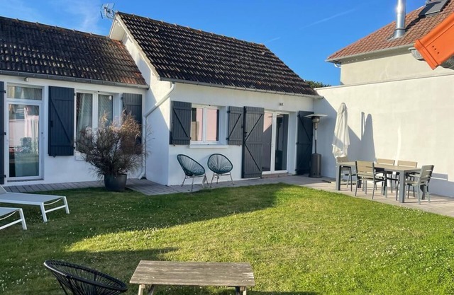 Charming renovated house 200 m from the beach