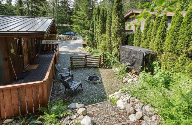 Charming retreat with Rocky Knoll View