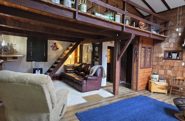 Charming rustic, family friendly farmhousennear Detroit Lakes - 5 beds available