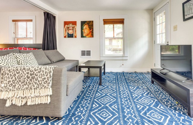 Charming San Antonio Studio - 4 Mi to River Walk!