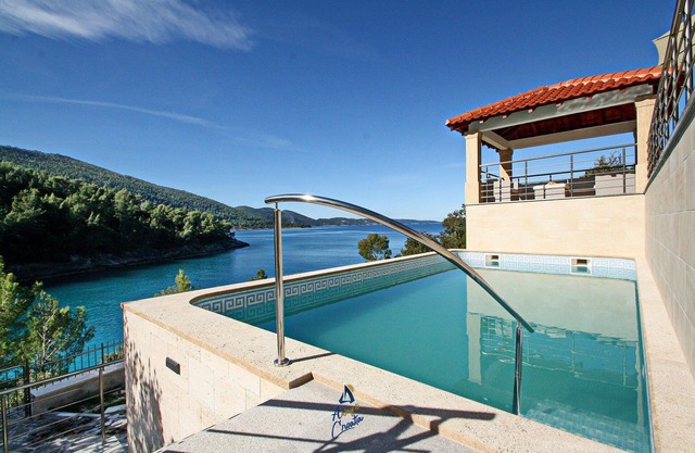 Charming Serene Beachfront Villa for 8 With Private Pool