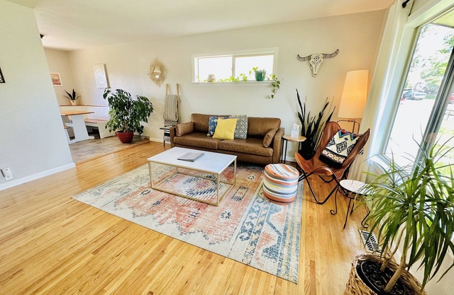 Charming southwestern home in downtown Cortez- 9mins to Mesa Verde