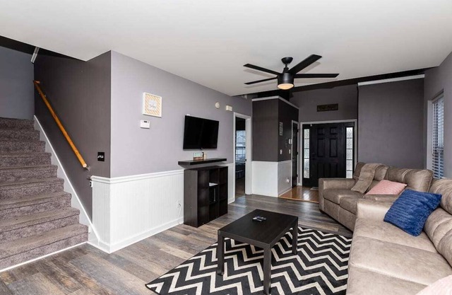 Charming, Spacious, Ideal 4 Groups Near Charleston