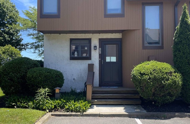 Charming Summer Getaway 2-bedroom condo at Ocean Reef Club in lovely Ocean City