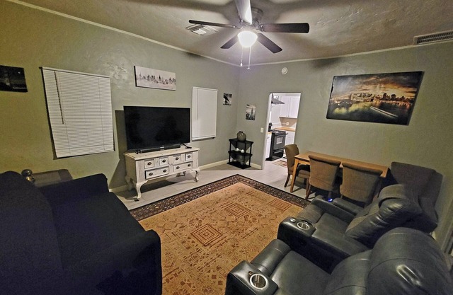 Charming sun-filled private retreat