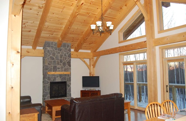 Charming, Timber framed, Mountain Chalet near Cannon Mountain - Whole house AC!