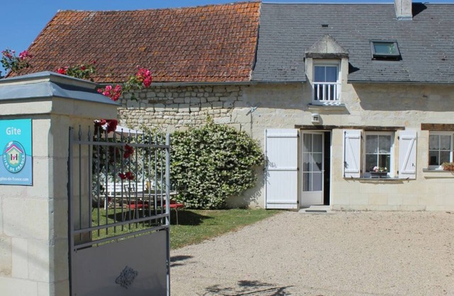 Charming Tufa Stone Cottage with Courtyard, Near Loire Castles, Electric Bike Rental Available