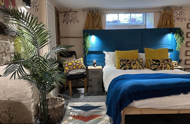 Charming two-bedroom apartment, Tavistock