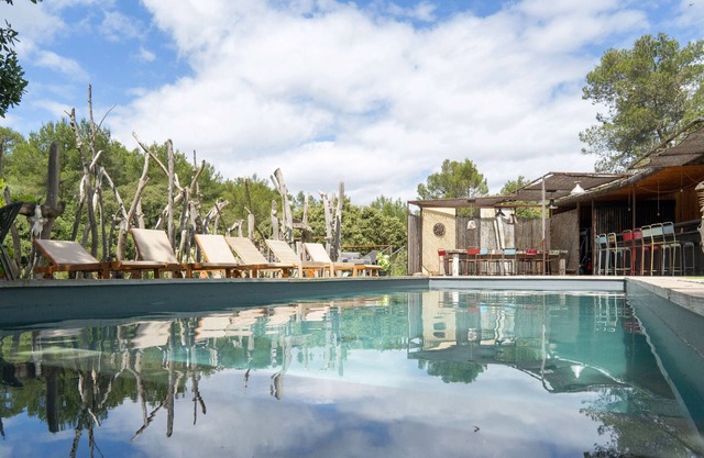 Charming villa in the heart of the Mediterranean Garrigue
