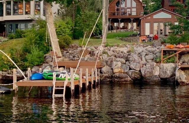 Charming Waterfront House and Guest House - Long Lake