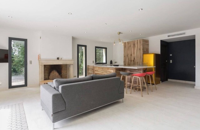 Chateau/Country House