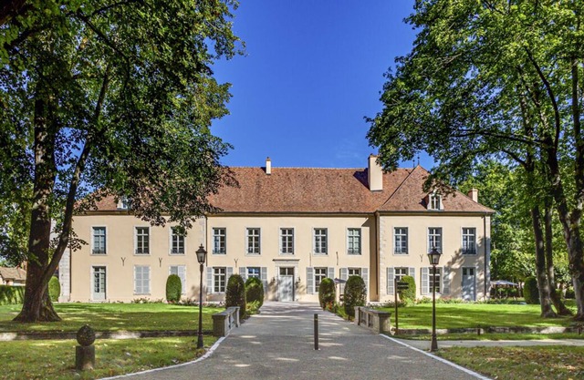 Chateau De Reon - Nine Bedroom Castle, Sleeps 15