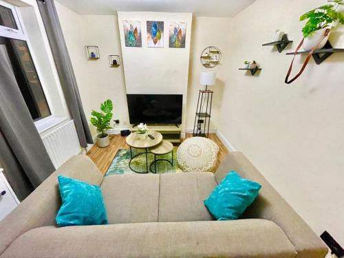 Chatham Home - Sleeps 6 - Close to Station - Wifi