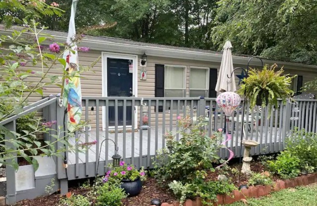 Cheerful 3 bedroom home close to TIEC and more!