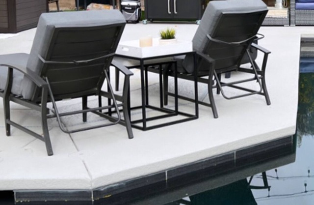 Cheerful 4 bedroom home with pool and jacuzzi