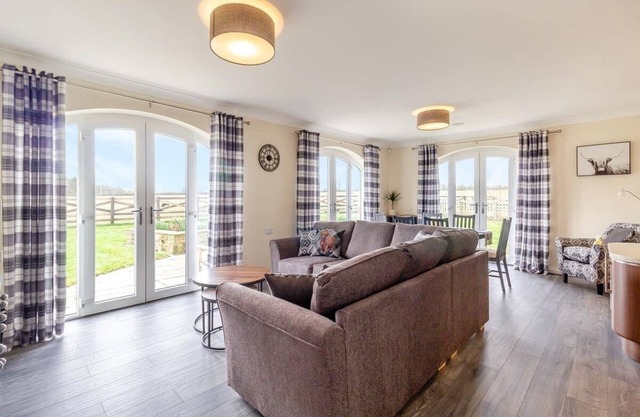 Chestnut Lodge (P/F) VIP