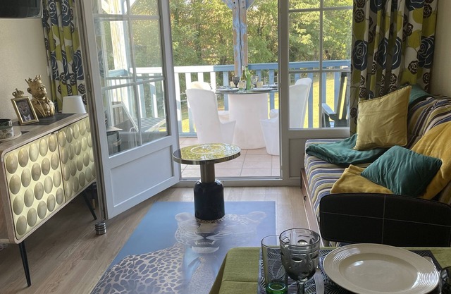 Chez Dom: a setting between Dordogne and swimming pool