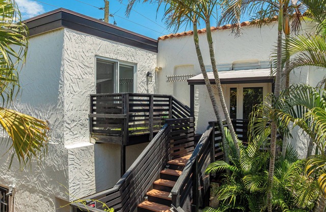 Chic 1BR Steps to Atlantic Ave & Beach