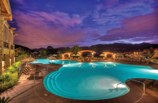 Chic 3-bedroom resort with WiFi, AC in peaceful Escondido