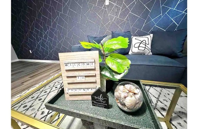 Chic 3BR Home w/King Beds | 12 MINS to Downtown!