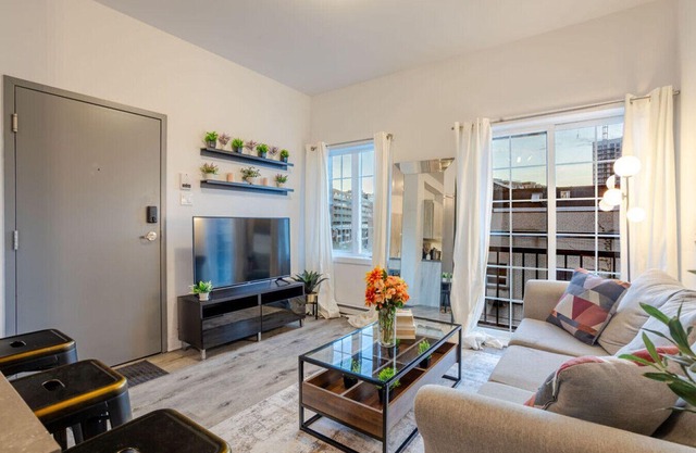 Chic and Spacious 3 Bedrooms in Griffintown