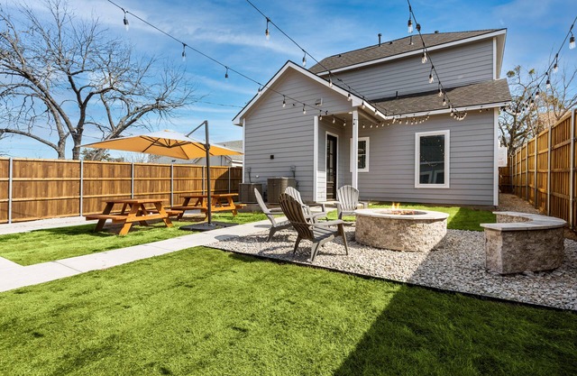 CHIC COSMO HOUSE 5 Minutes to Downtown Dallas