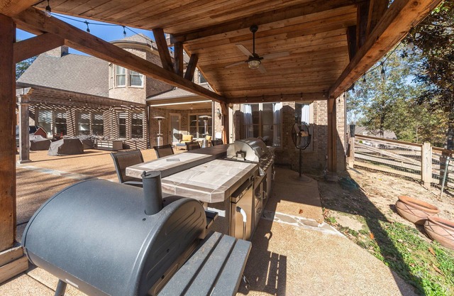 Chic Countryside Estate-Fire Pit-Game Room-Chef's Kitchen