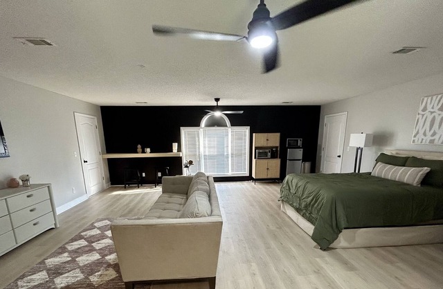 Chic & Private Guest House