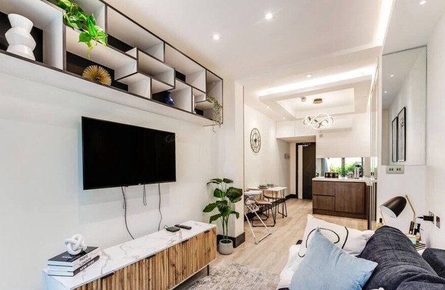 Chic Studio w/ Outdoor Space -Excellent Location
