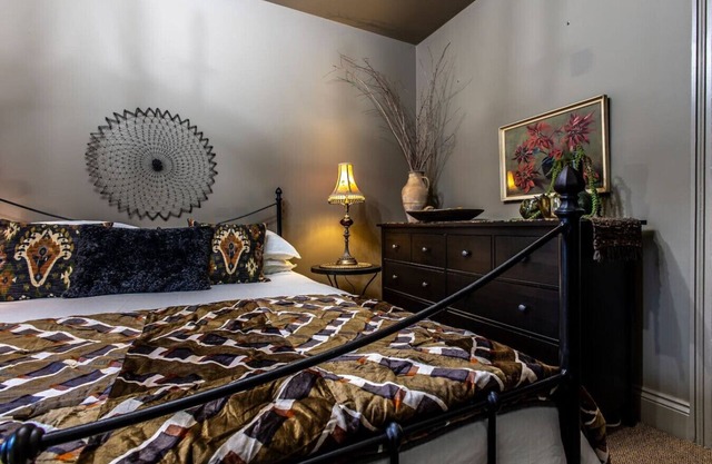 Chic & Stylish Apartment | Olive 77