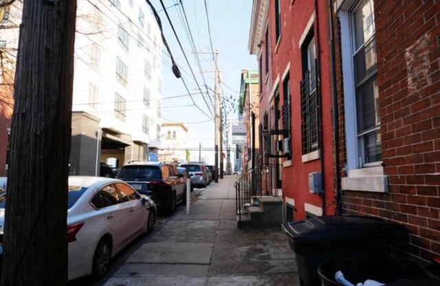 Chic University City Studio in Philly with AC & WiFi