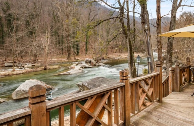 Chimney Rock River House - Mr Lake Lure Vacation Rentals