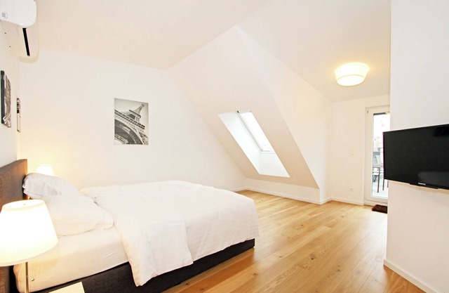 Christiano Apartments