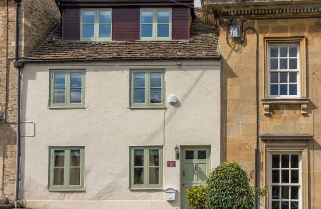Christmas Cottage - pet-friendly in Tetbury