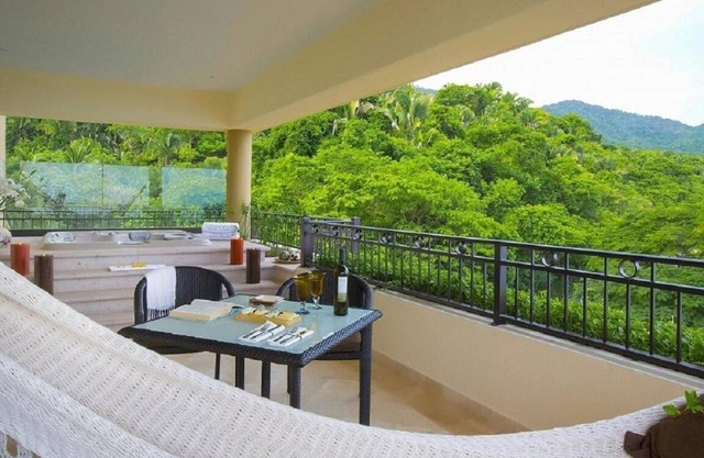 Christmas Week in a 3 Bedroom Lock-Off Oceanfront Suite @ Garza Blanca PVR
