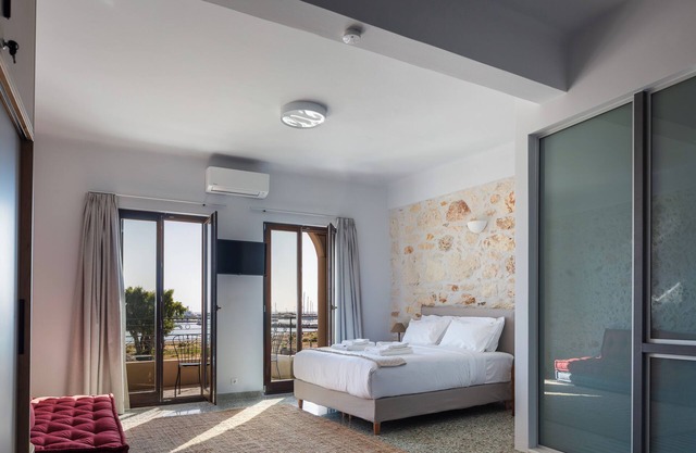 Chryssi Seafront Living, 1
