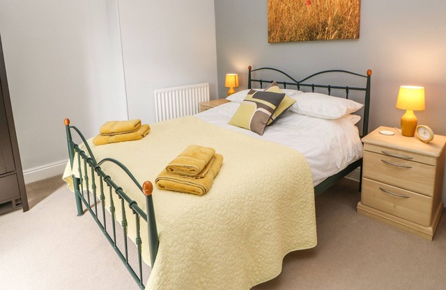 CHURCH VIEW COTTAGE, pet friendly, with a garden in Cockfield
