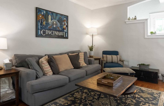 Cincy East Side Cottage, the best of Hyde Park