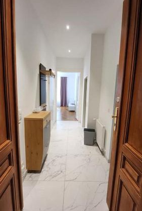 City Apartment (1km to the 1st District)