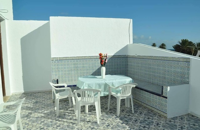 City Apartment on the port of Mahdia Free Wifi