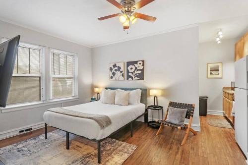 City Charm Studio Apt in Chicago - Kenwood 205