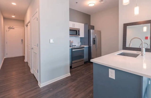 City Escape - 1BR Loft 1.7 Miles - Downtown