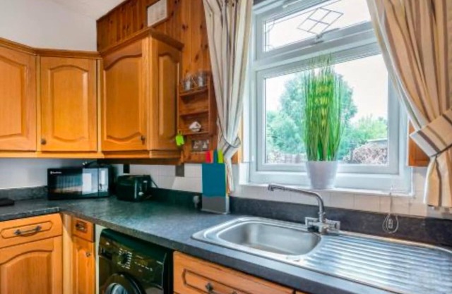 City Home 2bed Wi-fi Garage Parking Free Snacks